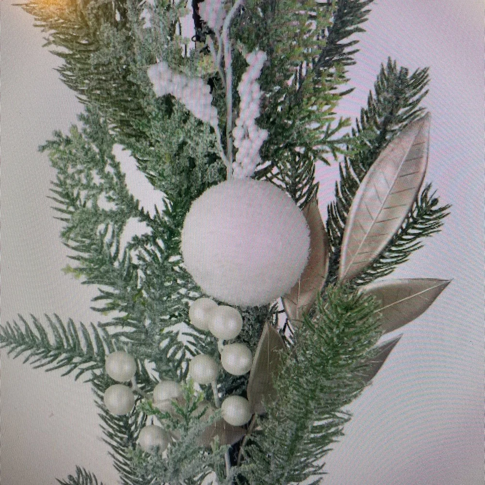 🤍5 Elegant Holiday Garland with White Accents🤍